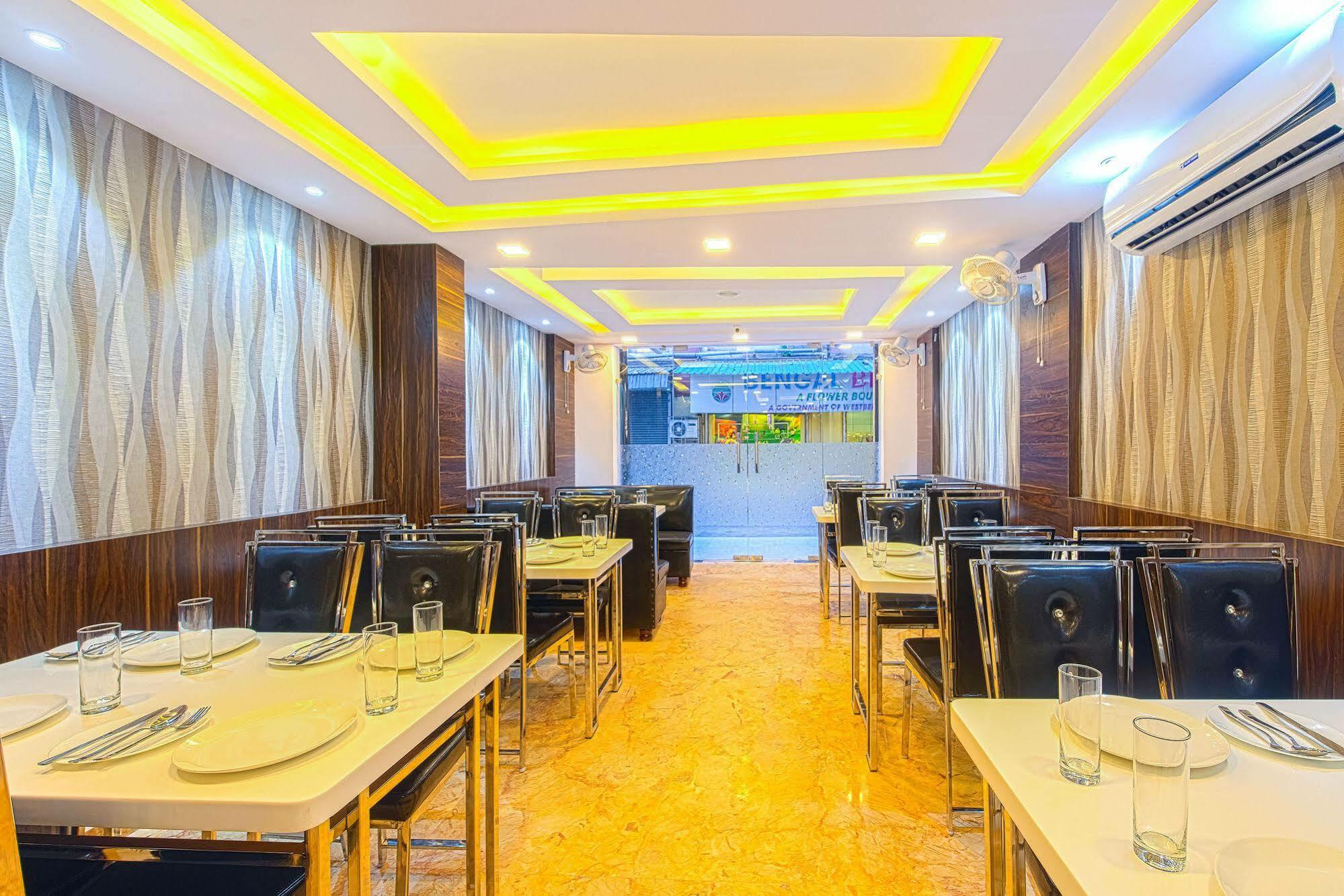 Hotel Treebo Orion Sapphire, Beck Bagan Calcutta  Esterno foto